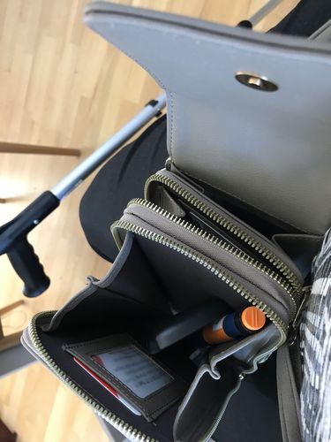 Customer photo review of Stor kapacitet Crossbody berøringsskærm telefontaske