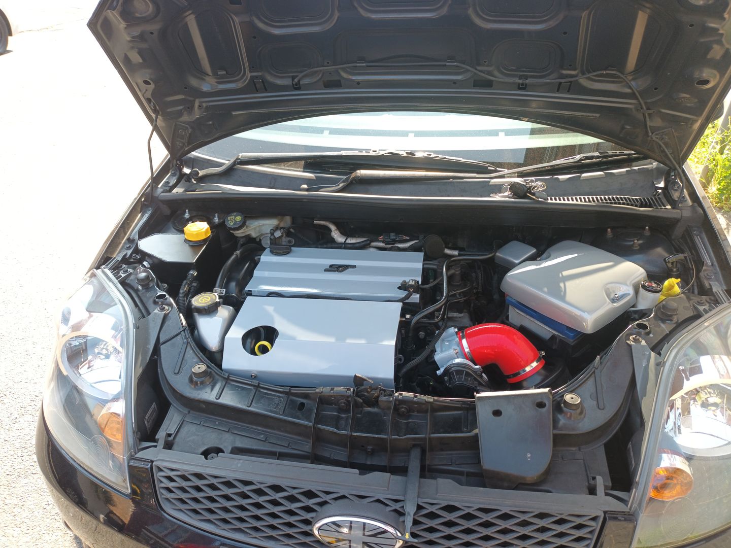 Customer photo review of Proform Battery Cover (various colours) - Mk6 Ford Fiesta 2004-2009