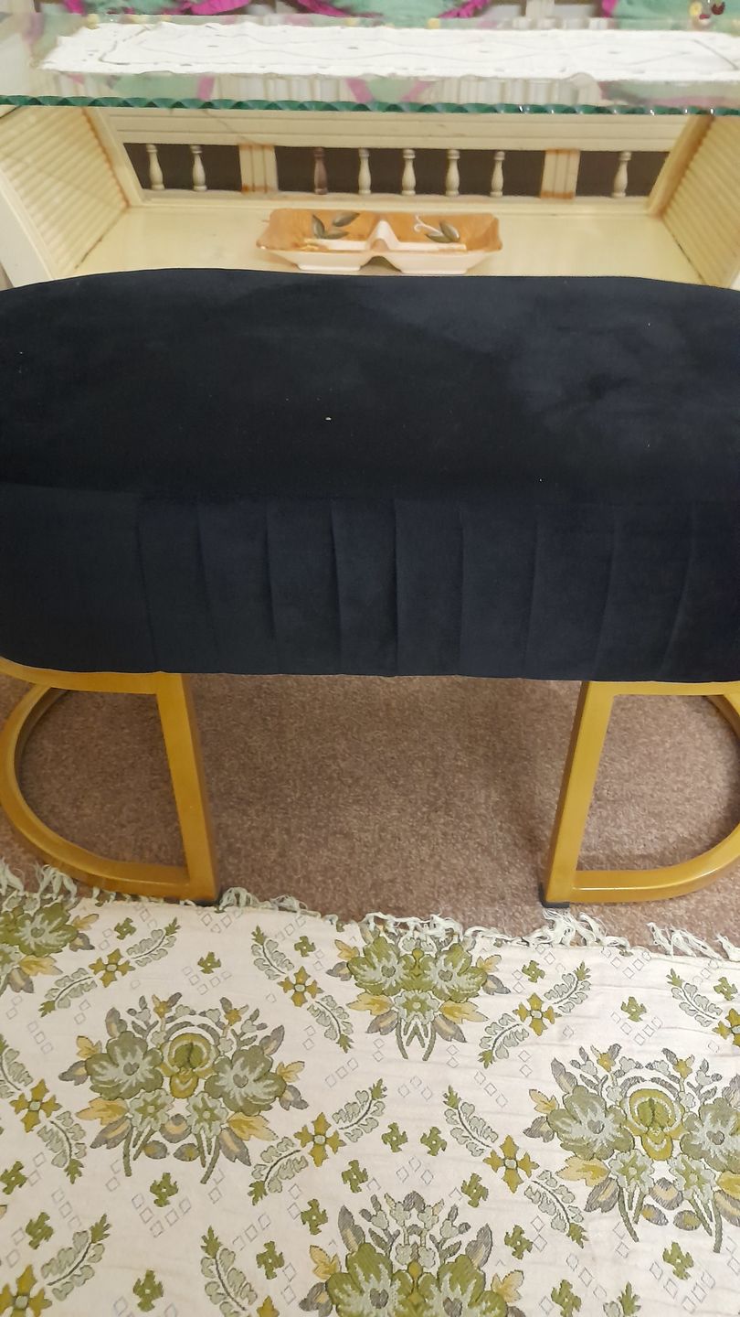 Customer photo review of 2 Seater Luxury Wooden Stool With Steel Stand 705