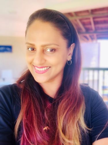 Customer photo review of Essential Earrings Medium