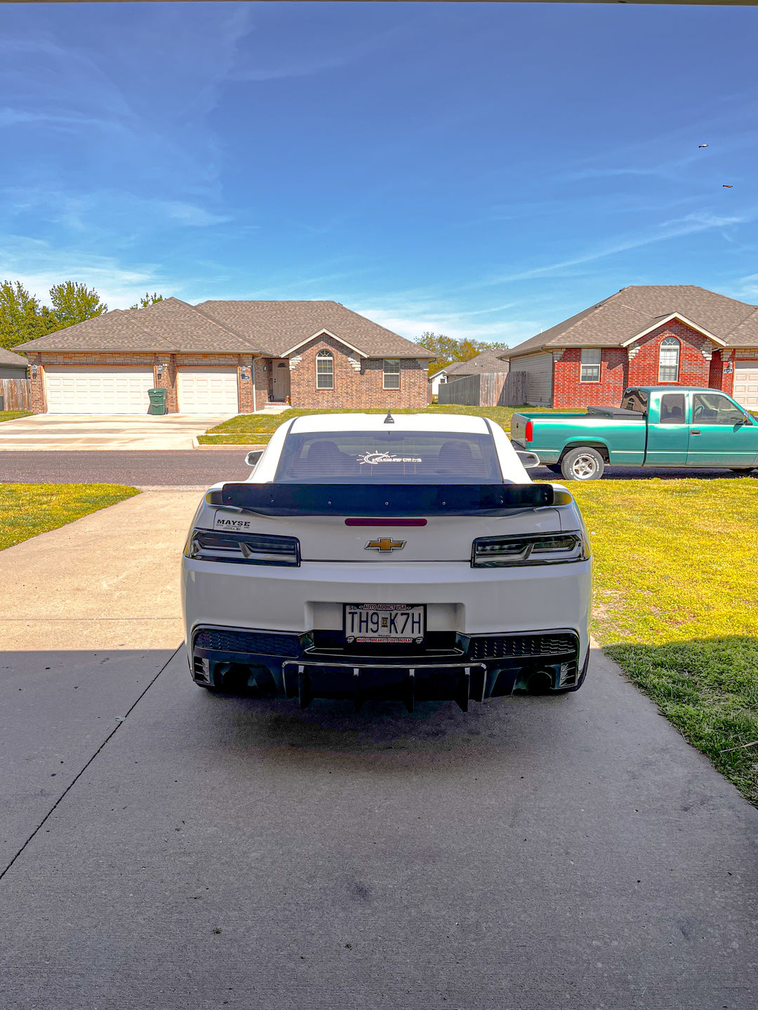 Customer photo review of 2014-2015 Chevy Camaro Evo Style Shark Fins Rear Diffuser Quad/Single Tips