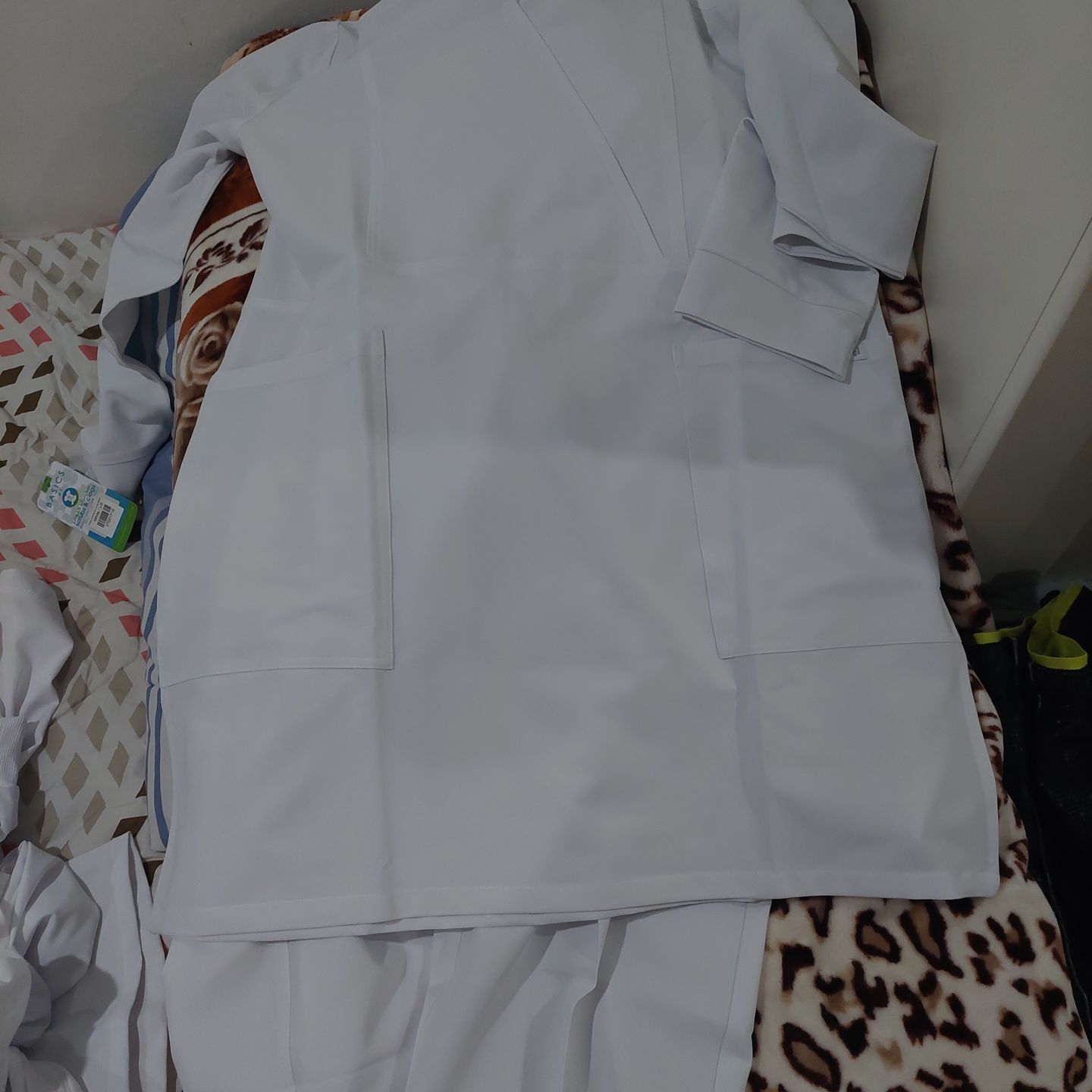 Customer photo review of Hiba Women's Long Sleeve Scrub Set