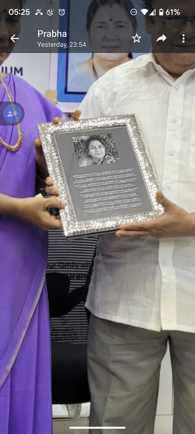 Customer photo review of Hammered design photoframe - silver