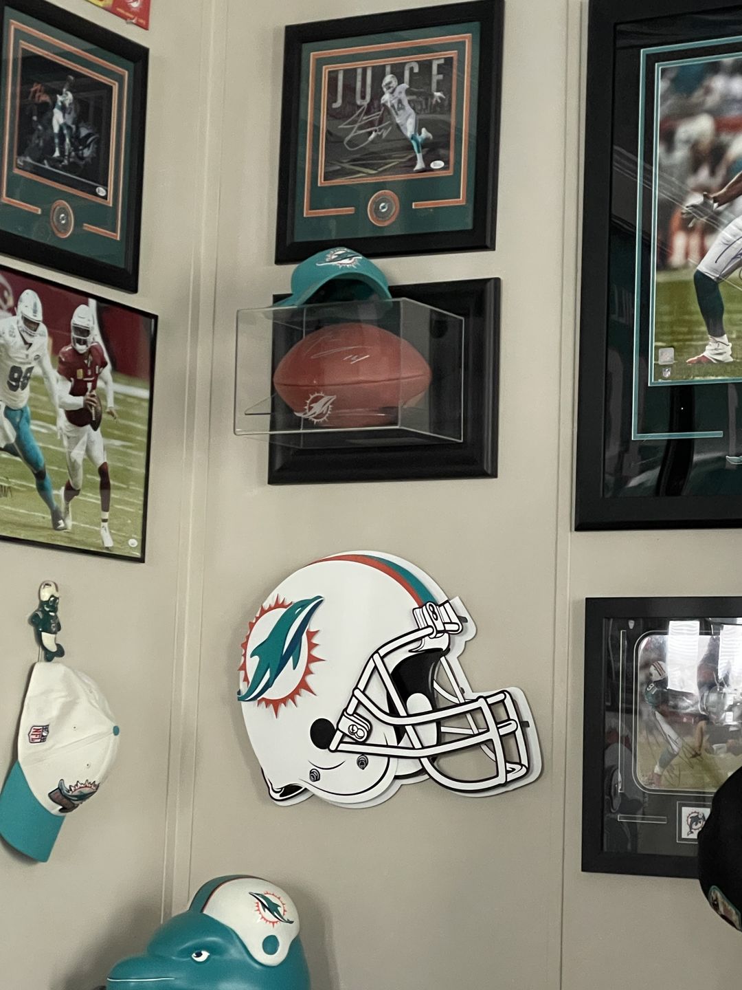 Customer photo review of BLITZ Collection - Miami Dolphins Helmet 3D Vintage Metal Wall Art