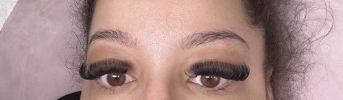 Customer photo review of Bomb Glue-1s Fast Drying Extremely Strong Lash Adhesive