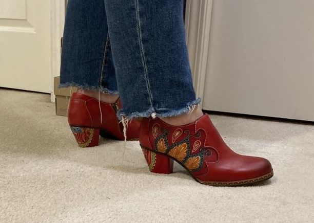 Customer photo review of Retro Pattern Leather Zipper Pumps