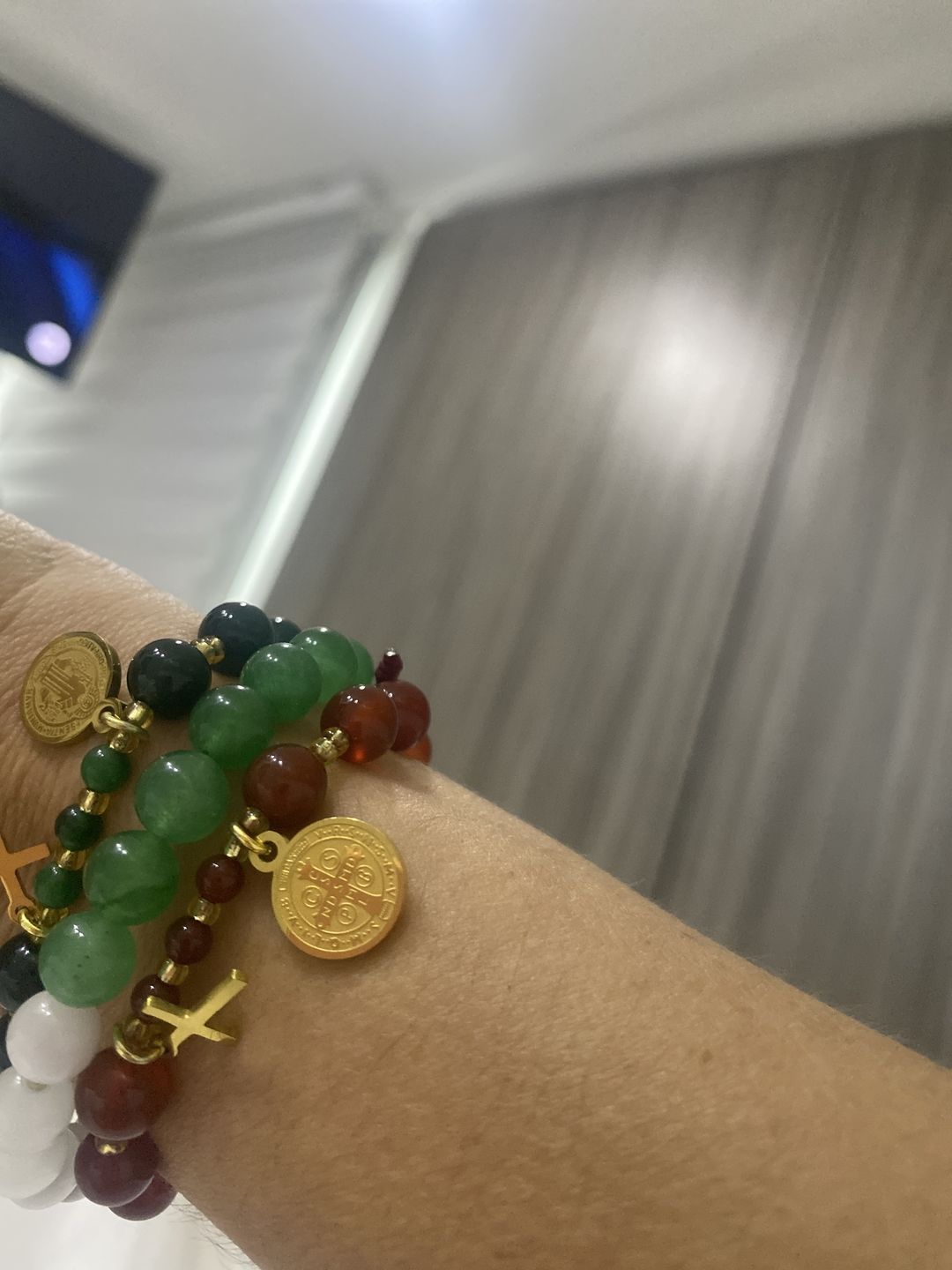 Customer photo review of Decenarios San Benito - Piedras Naturales y Dije Inoxidable