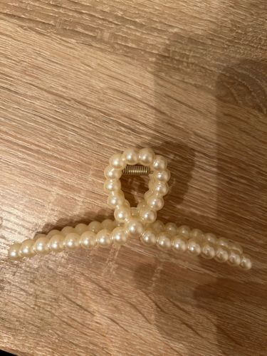 Customer photo review of Lovely Pearl Hair Clip