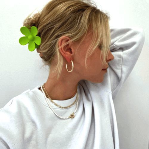 Customer photo review of Bloom Flower Hair Claw Clip