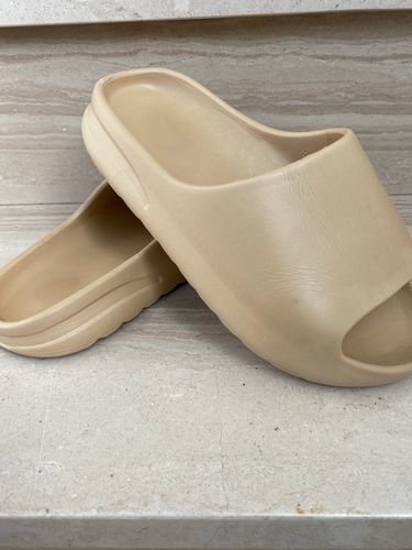 Customer photo review of Nordic Rubber Slides Sandals For Women