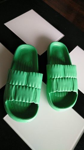 Customer photo review of Cushy Stylish Puffer Women's Slides Sandals