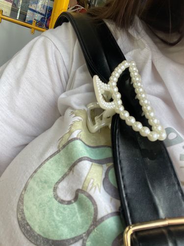 Customer photo review of Lovely Pearl Hair Clip