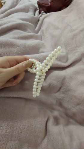 Customer photo review of Lovely Pearl Hair Clip