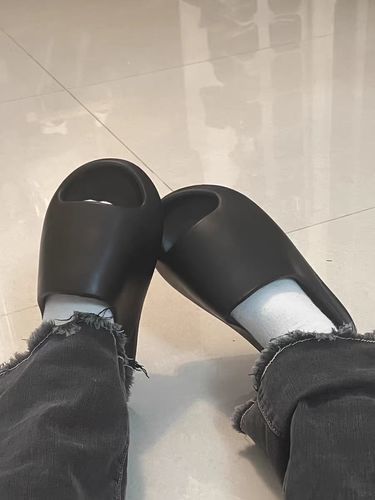 Customer photo review of Nordic Rubber Slides Sandals For Women