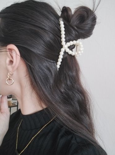 Customer photo review of Lovely Pearl Hair Clip