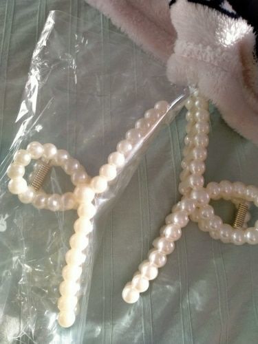Customer photo review of Lovely Pearl Hair Clip