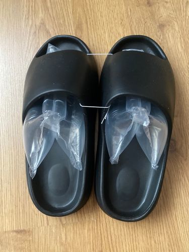 Customer photo review of Nordic Rubber Slides Sandals For Women