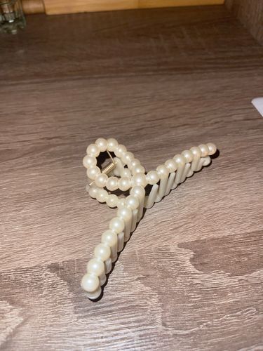 Customer photo review of Lovely Pearl Hair Clip