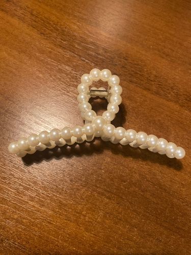 Customer photo review of Lovely Pearl Hair Clip