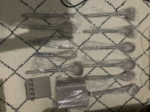 Customer photo review of Lyon Silicone Kitchen Utensils Set