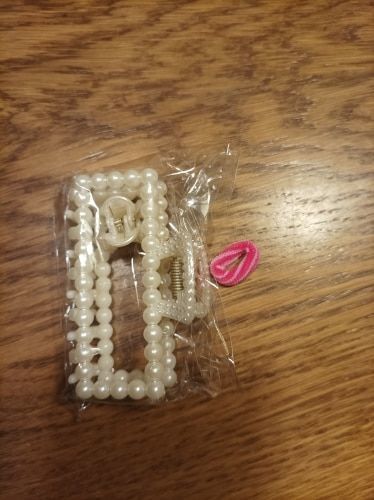 Customer photo review of Lovely Pearl Hair Clip