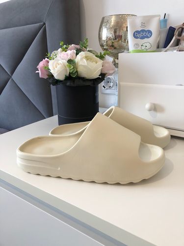 Customer photo review of Nordic Rubber Slides Sandals For Women