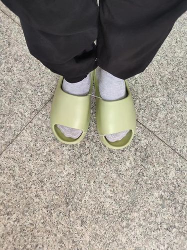 Customer photo review of Nordic Rubber Slides Sandals For Women