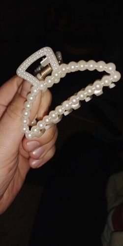 Customer photo review of Lovely Pearl Hair Clip