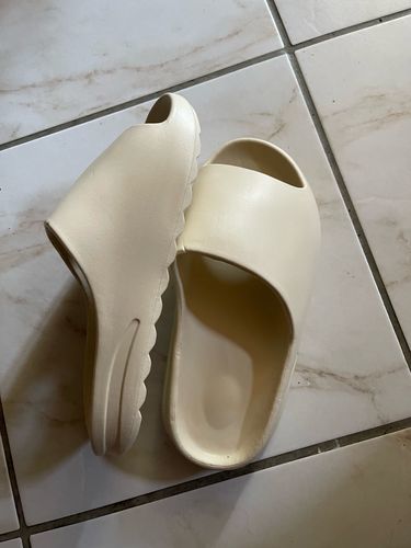 Customer photo review of Nordic Rubber Slides Sandals For Women