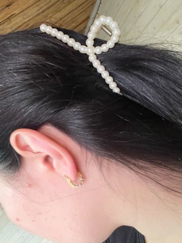 Customer photo review of Lovely Pearl Hair Clip