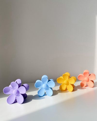 Customer photo review of Bloom Flower Hair Claw Clip