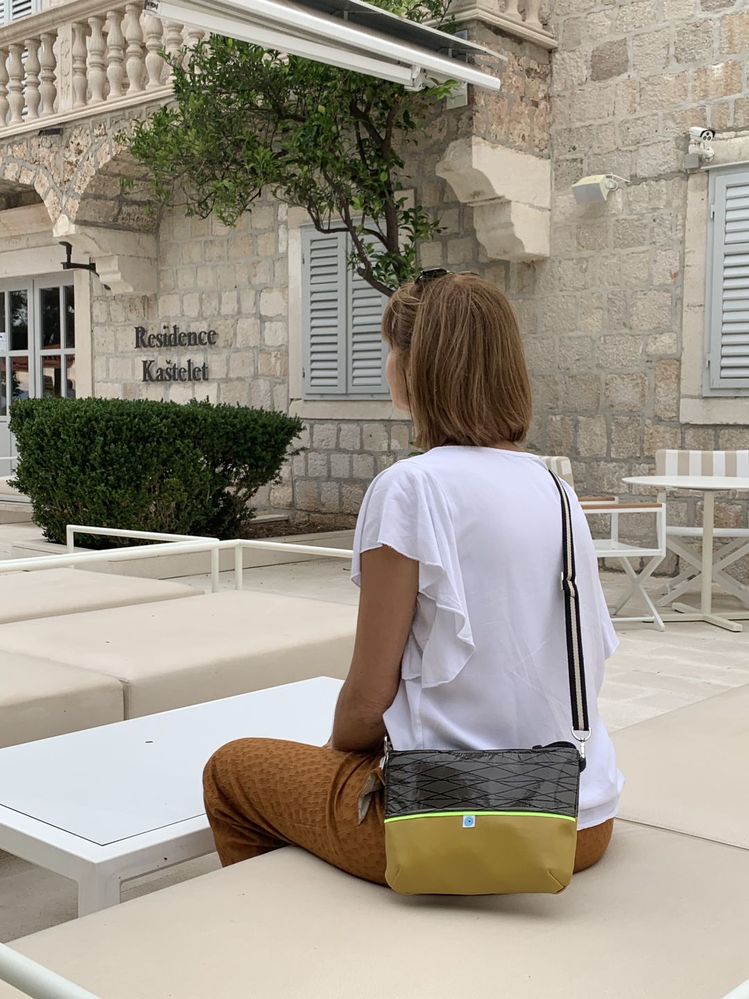 Customer photo review of MINI PIANOSA BAG bronzo lamé/giallo fluo/biscotto