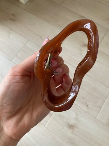 Customer photo review of Ruby Stylish Hair Claw Clips