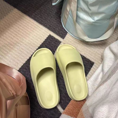 Customer photo review of Nordic Rubber Slides Sandals For Women