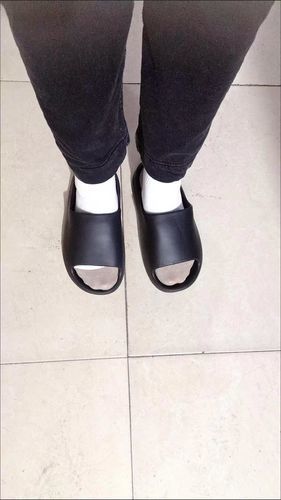Customer photo review of Nordic Rubber Slides Sandals For Women