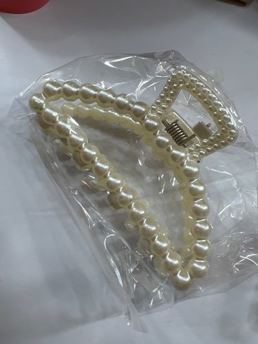 Customer photo review of Lovely Pearl Hair Clip