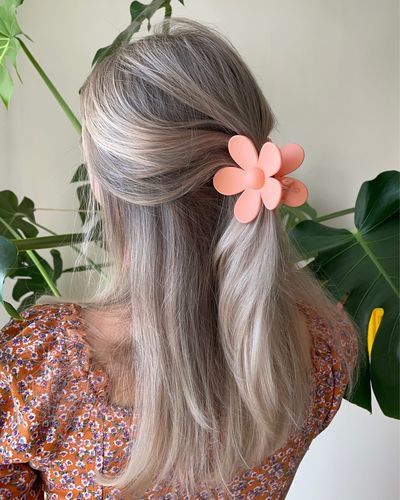 Customer photo review of Bloom Flower Hair Claw Clip