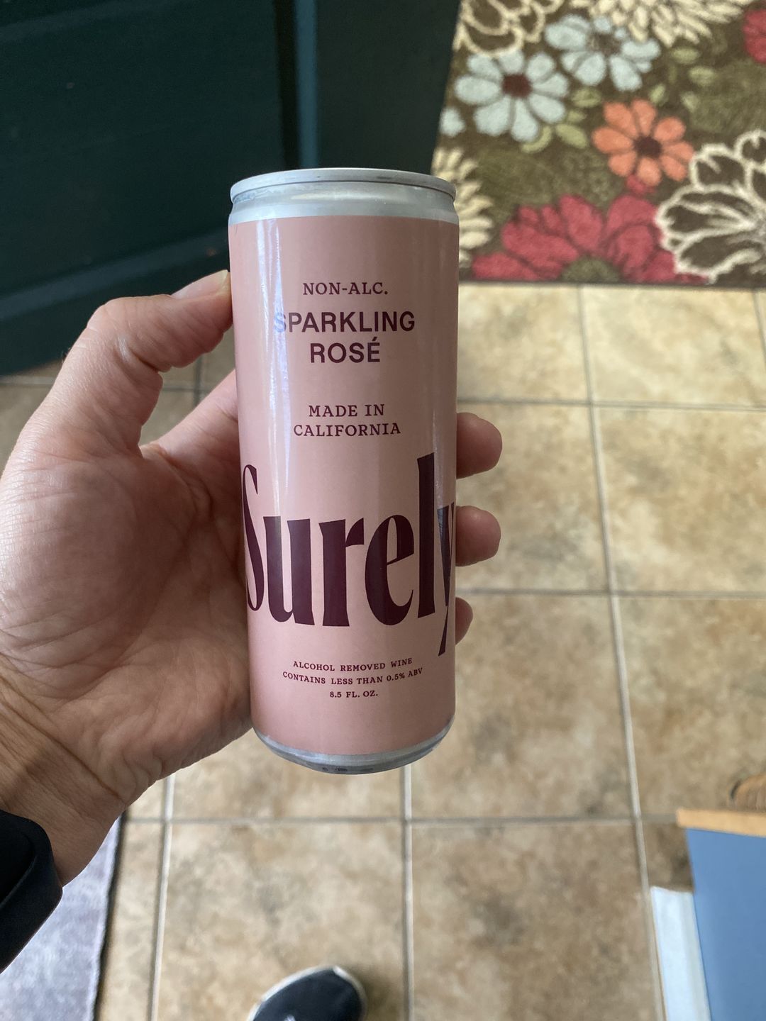 Customer photo review of Non-Alcoholic Sparkling Rosé Can 4-Pack