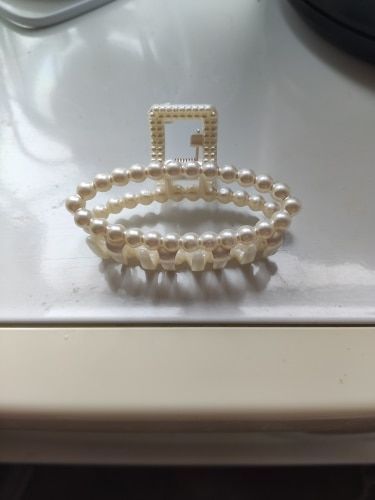 Customer photo review of Lovely Pearl Hair Clip