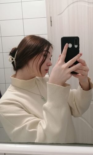 Customer photo review of Lovely Pearl Hair Clip