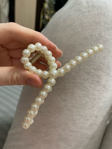 Customer photo review of Lovely Pearl Hair Clip