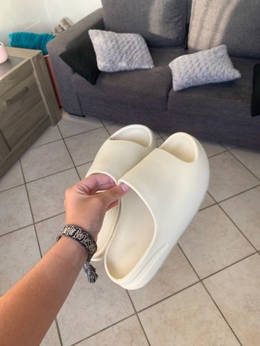 Customer photo review of Nordic Rubber Slides Sandals For Women