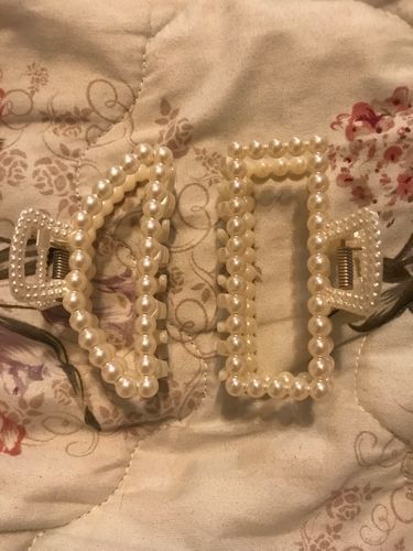 Customer photo review of Lovely Pearl Hair Clip