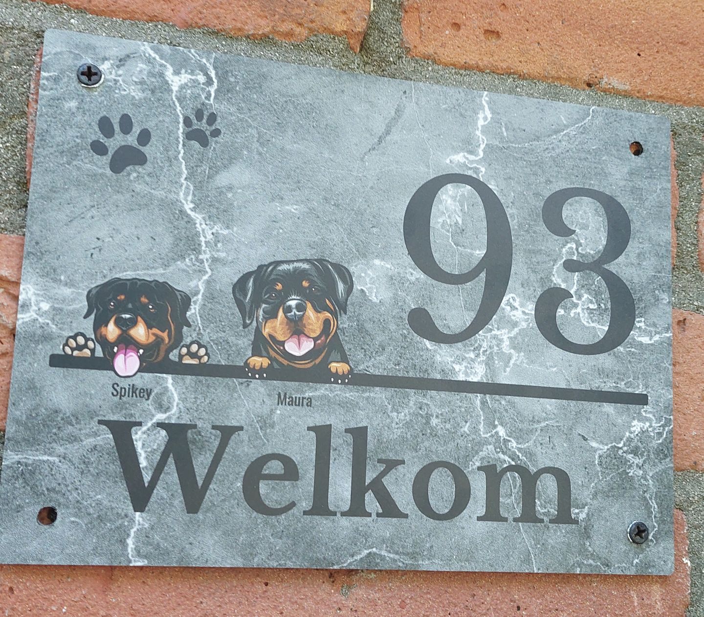 Customer photo review of Huisnummer met marmerlook - Gepersonaliseerd deurbordje