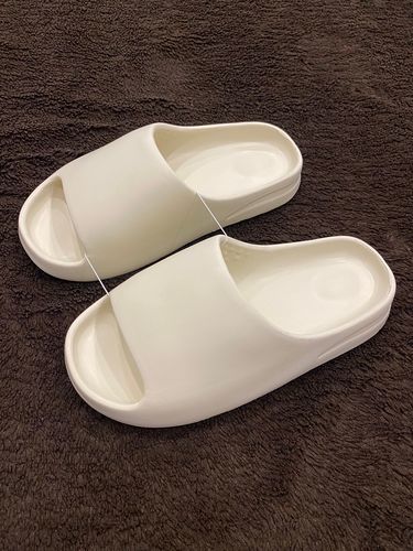 Customer photo review of Nordic Rubber Slides Sandals For Women