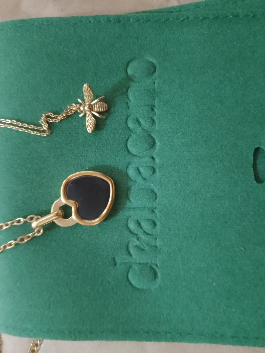 Customer photo review of Collar Queen Bee