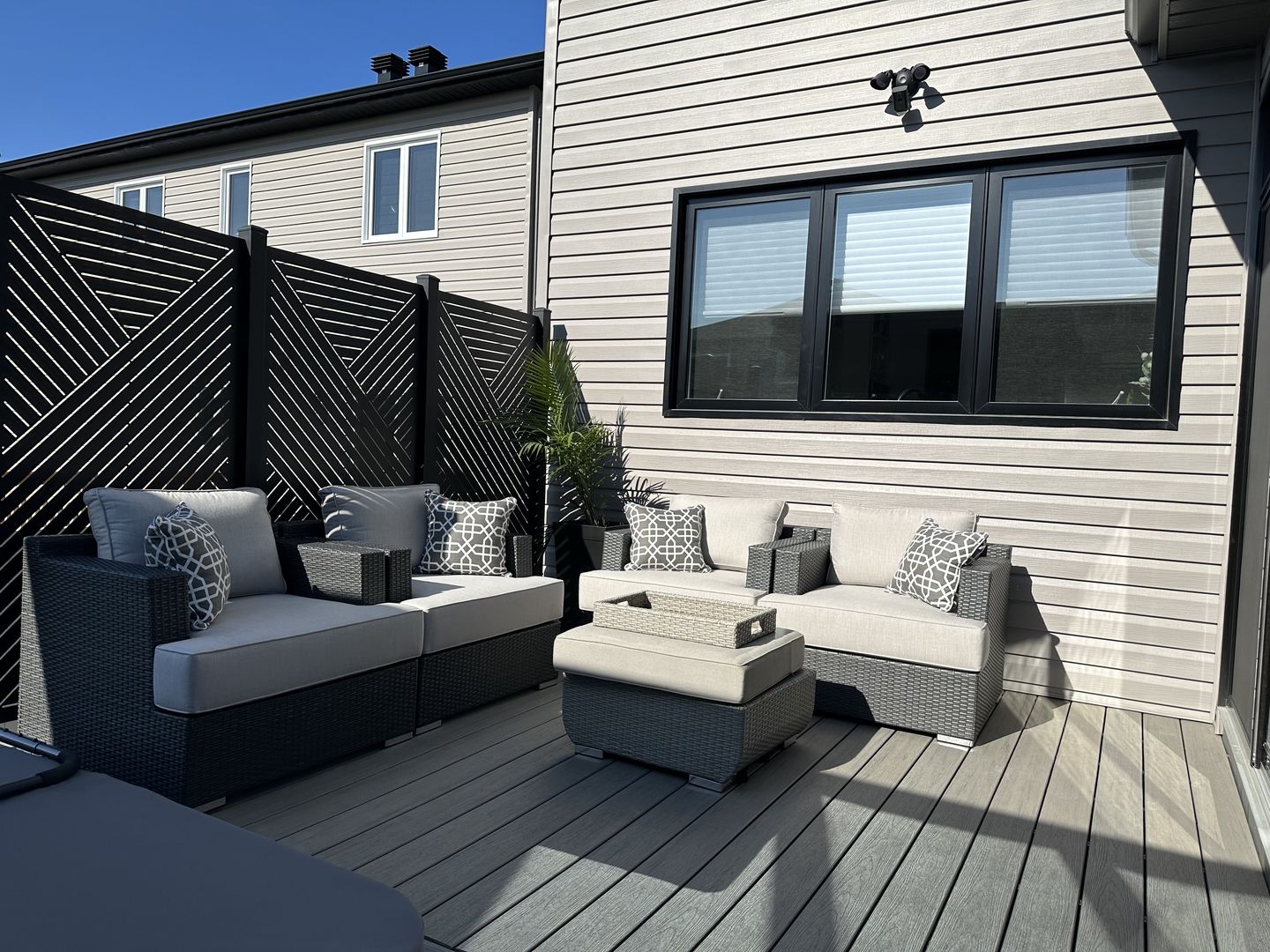 Customer photo review of Privacy Screen (Hexx)