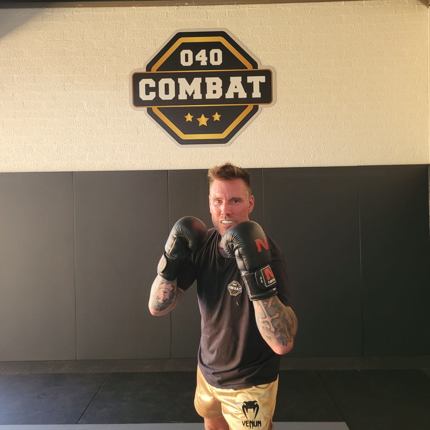 Customer photo review of Venum Kickboks Broekje Classic - Goud/Zwart