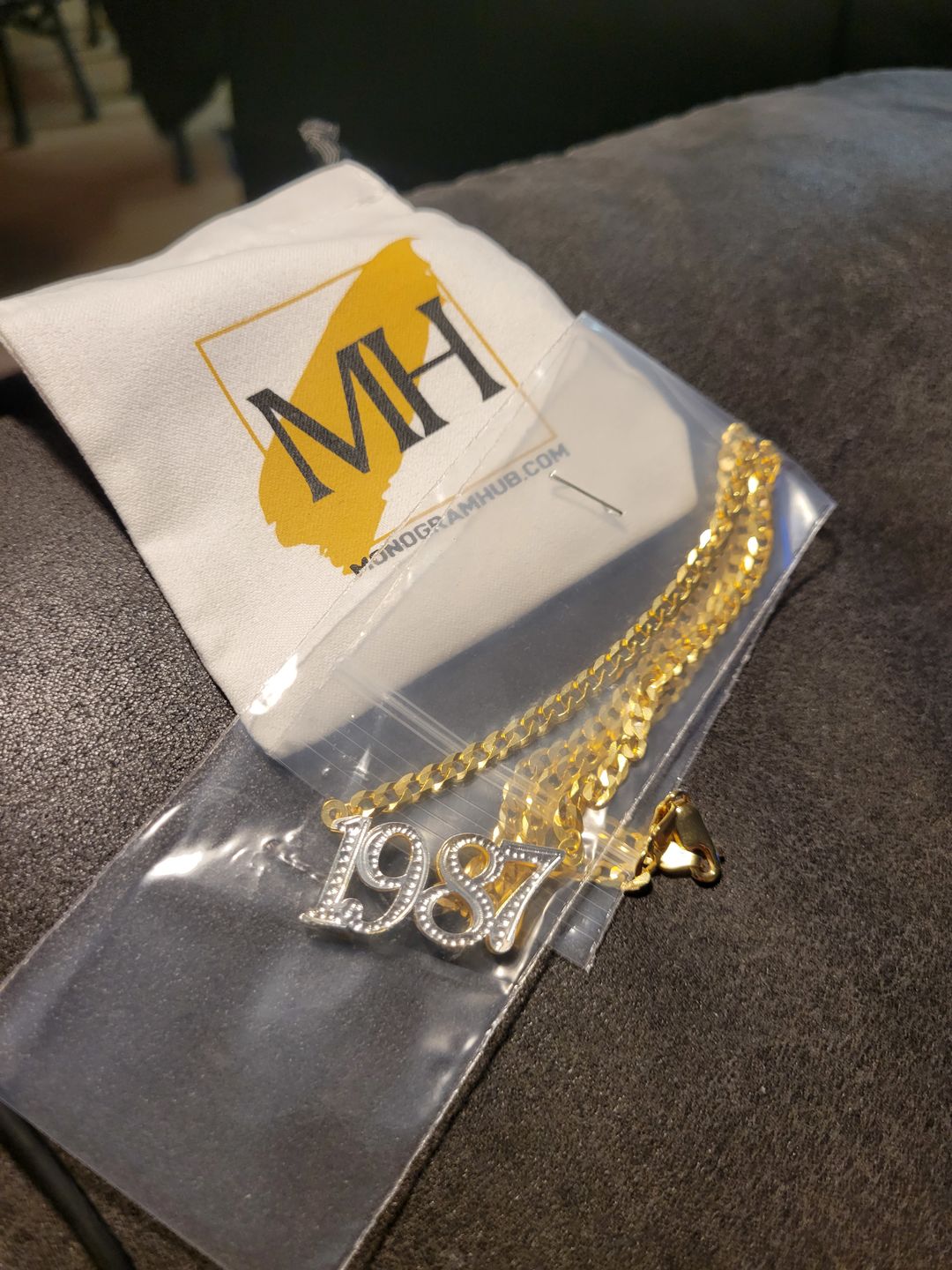 Customer photo review of Double Plated Nameplate Necklace "Bianca"