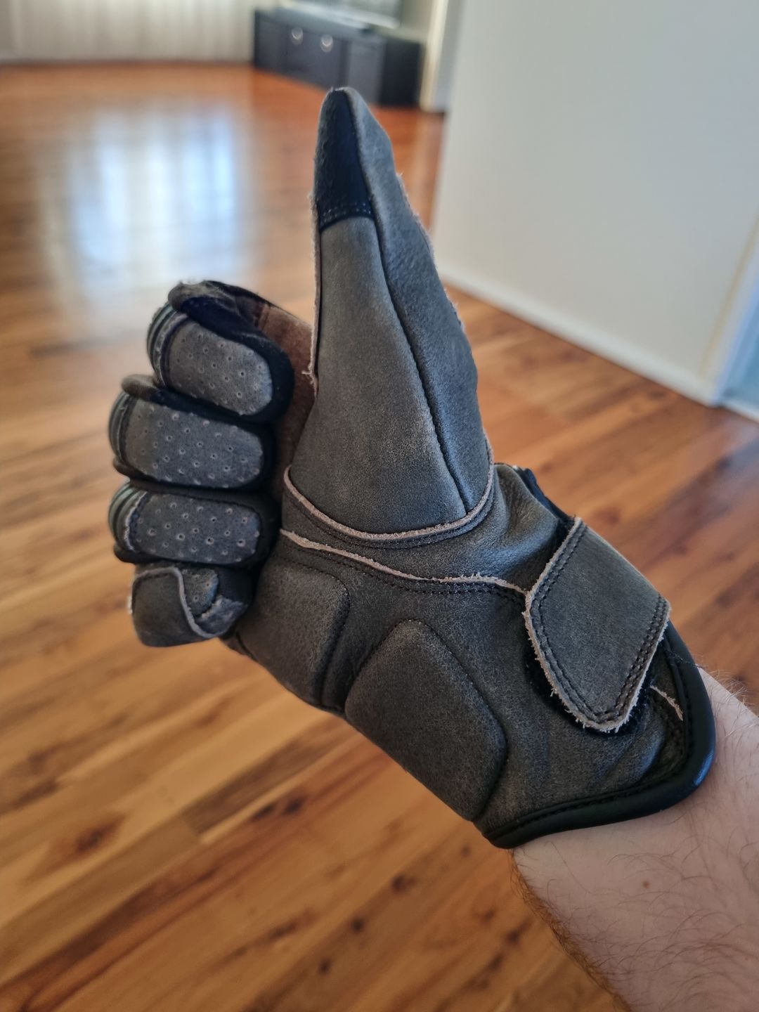 Customer photo review of NEW Gen 3 Thumpa's | Short Cuff Summer Motorbike Gloves | Aramid + Perforated Brown Leather